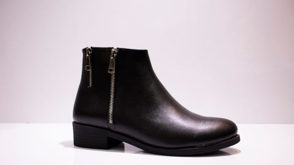 Chelsea boots best color in 2024